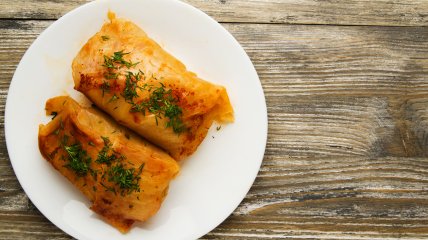 Идея для вкусного ужина: голубцы по-индийски с орехами и паниром