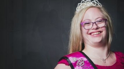 Девушка с синдромом Дауна впервые примет участие в "Мисс США"