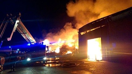 На севере Лондона на складах произошел пожар