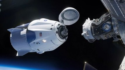 Астронавти NASA провели відеоекскурсію на CrewDragon (Відео)