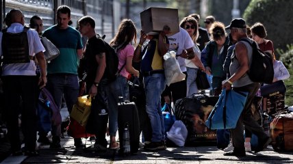 Їдуть з маленькими дітьми та домашніми тваринами: як відбувається евакуація з Покровська (ексклюзивний репортаж)