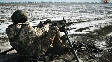 Украинские военные ведут бои