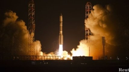 Ракета "Протон" с российским спутником упала после запуска с Байконура