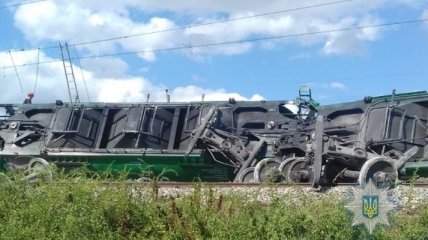 В Одесской области 14 вагонов сошли с рельсов: приостановлено движение поездов 