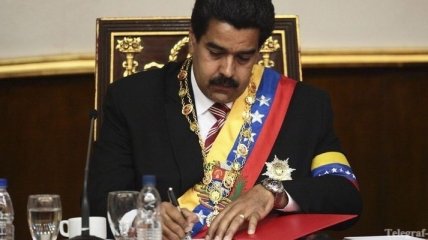Мадуро заявил, что баллотироваться в президенты ему приказал Чавес