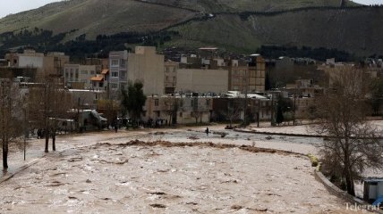 Жертвами наводнения в Иране стали уже 76 человек
