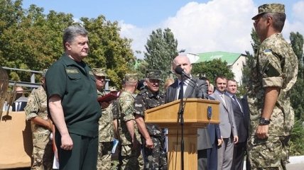 Порошенко вручил награды десантникам 79-й бригады 
