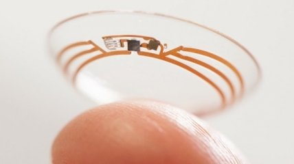 Google создала "умные" контактные линзы 
