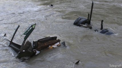 В Непале автобус упал в реку: есть погибшие и травмированные