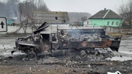 Уничтожена техника рашистов с награбленным имуществом украинцев