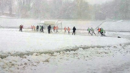 Из-за снегопадов были отменены матчи чемпионата Украины по футболу