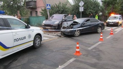 В Киевской области иномарка вылетела на тротуар и насмерть сбила мужчину