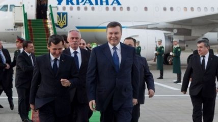 Что Янукович обсудит с президентом Туркменистана?