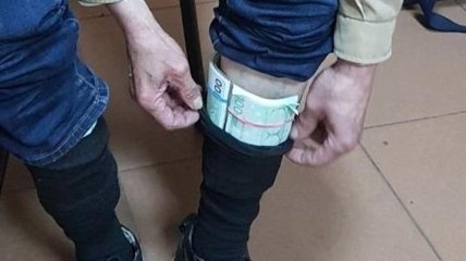 Гражданин Украины пытался в носках вывезти в РФ €25 тысяч