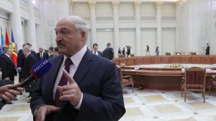 Лукашенко и Медведев договорились о поставках нефти без контракта