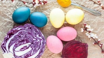 Чим пофарбувати яйця на Великдень: 7 натуральних фарбників