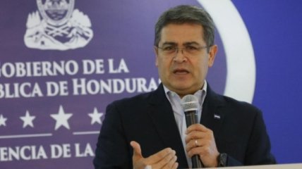 Президент Гондураса приказал развернуть войска по всей стране