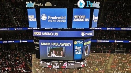 На матче НХЛ почтили память украинского бойца