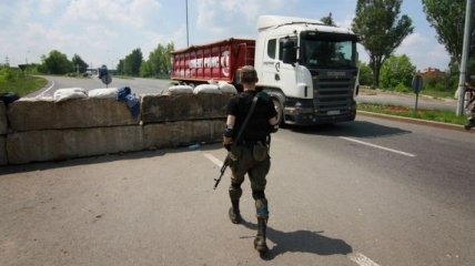 Террористы ставят новые блокпосты в Донецке