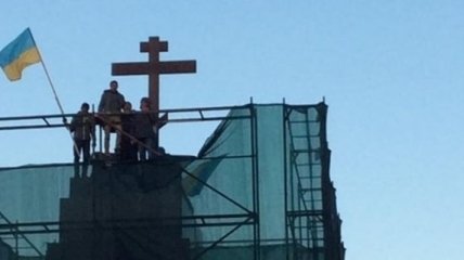 В Харькове на место Ленина установили крест