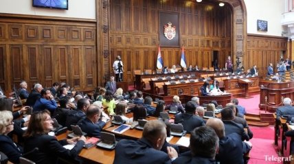 В парламенте Сербии сорвали речь Могерини