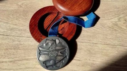 Преследуемая режимом Лукашенко легкоатлетка Тимановская выставила на продажу серебряную медаль (фото)