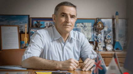 Леонид Каденюк