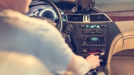 Безопасная езда: какую музыку не стоит слушать за рулем