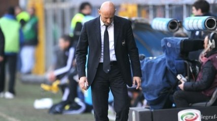 Итальянский футбольный клуб уволил очередного тренера 