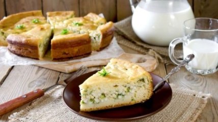 Рецепт дня: открытый пирог с луком-пореем и сыром