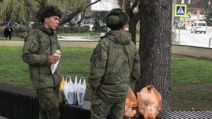 Россия в спешке отправила своих военных в Крым: местные жители открыли подробности (фото, видео)