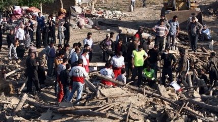 Землетрясение в Иране унесло жизни более 300 человек