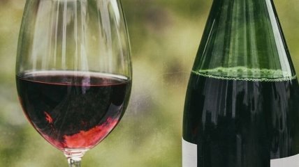 Умеренное количество красного вина в день может спасти от серьезных болезней