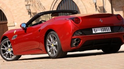 Ferrari California нового поколения получит твин-турбо "восьмерку"