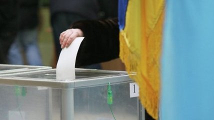 В России сегодня открылось 6 избирательных участков