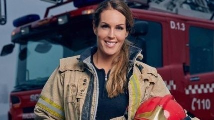 Потушите пожар: самая привлекательная женщина-пожарный (Фото) 