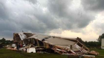 В Миннесоте из-за торнадо повреждены около 20 домов (Видео)