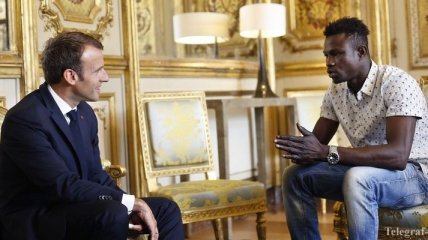 Выходец из Мали, спасший ребенка в Париже, получил гражданство Франции