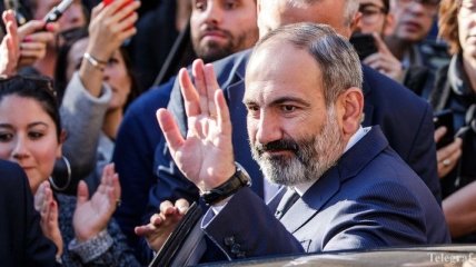 Пашинян покидает пост премьера Армении