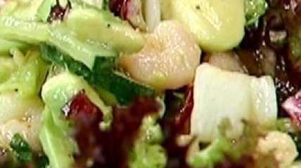 Салат с рукколой и креветками