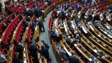 Рада призывает мир к совместным действиям для освобождения Сущенко и Семены