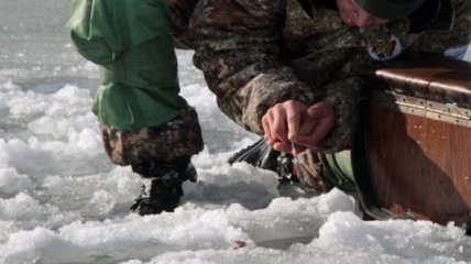 В Полтавской области 40 рыбаков спасли с дрейфующей льдины