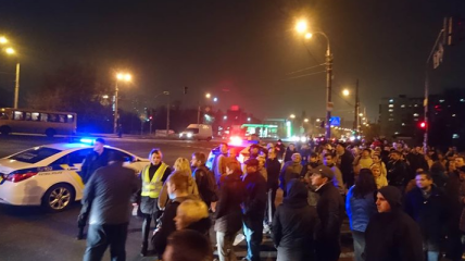 В Киеве жители "домов Войцеховского" перекрыли дорогу