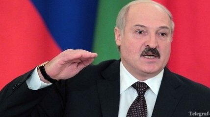 Александру Лукашенко пытались дать взятку