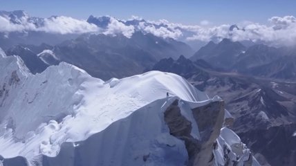 Альпинист с четвертой попытки покорил неприступную гималайскую вершину (Видео)