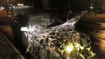 Ночью руководителю "Укрзализныци" сожгли автомобиль