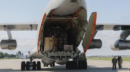 В Борисполь прибыл самолет ВСУ с гуманитарным грузом из Китая
