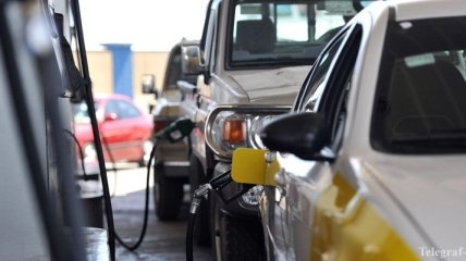 Продажи бензина через АЗС упали на 24,6%