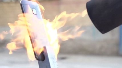 HTC One M9 подвергли испытанию огнем (Видео)