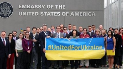 Посольства США устроили флэш-моб за единую Украину 